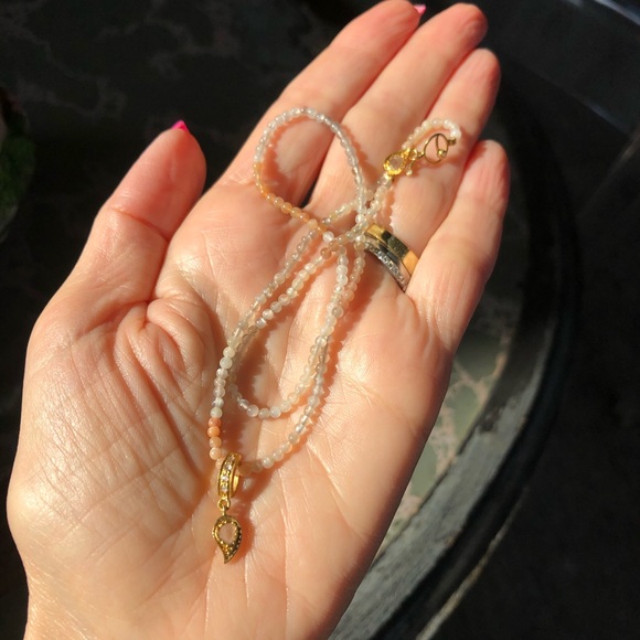 Moonstone necklace with 18k gold and diamond slice pendant - Picture 3 of 7